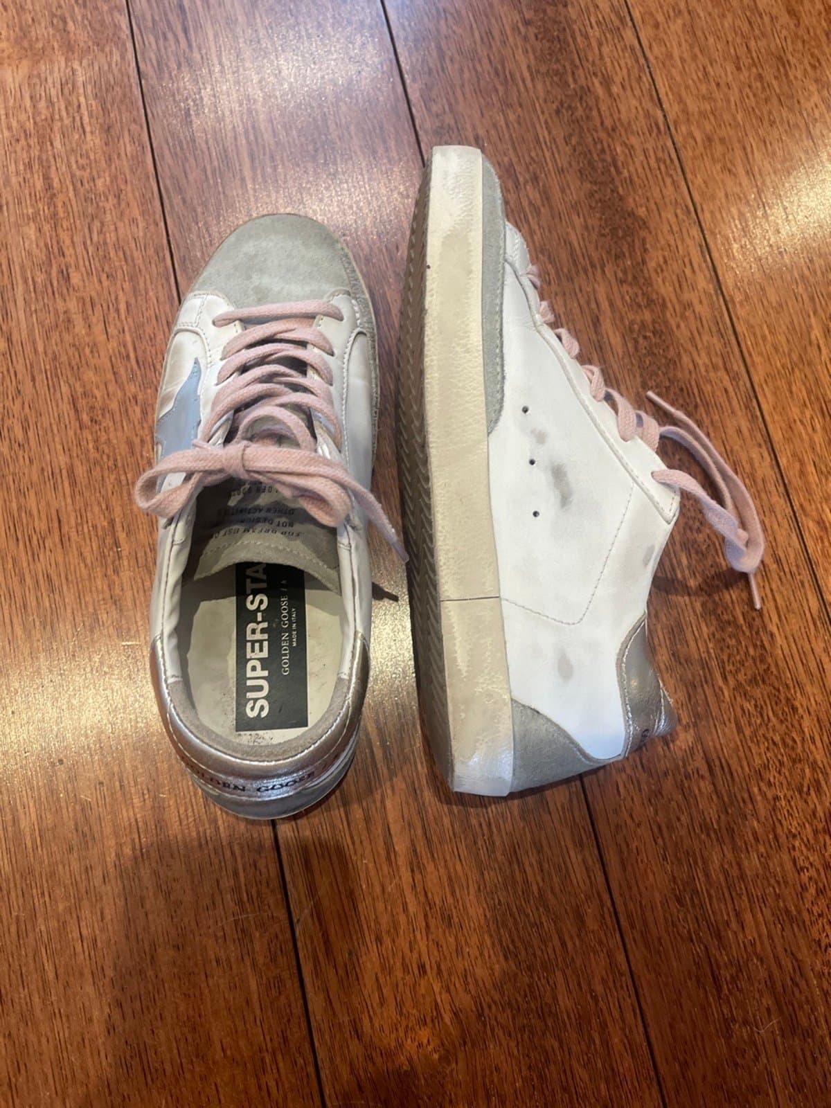 Chalk-white All-Season Casual Sneakers